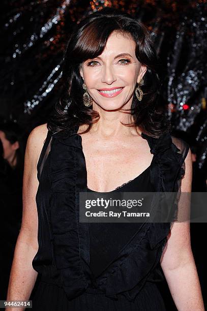 Actress Mary Steenburgen attends the "Did You Hear About the Morgans?" New York premiere at Ziegfeld Theatre on December 14, 2009 in New York City.