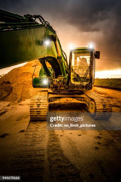 grävmaskin - digging bildbanksfoton och bilder