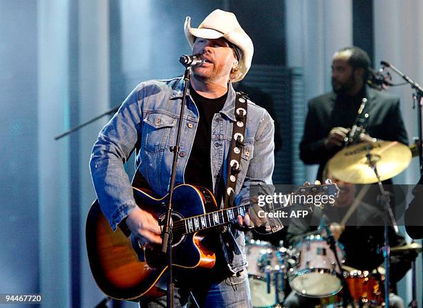 American country music singer Toby Keith performs on stage during a Nobel Peace Prize Concert in Oslo Spektrum, on December 11, 2009. AFP PHOTO Bjorn...