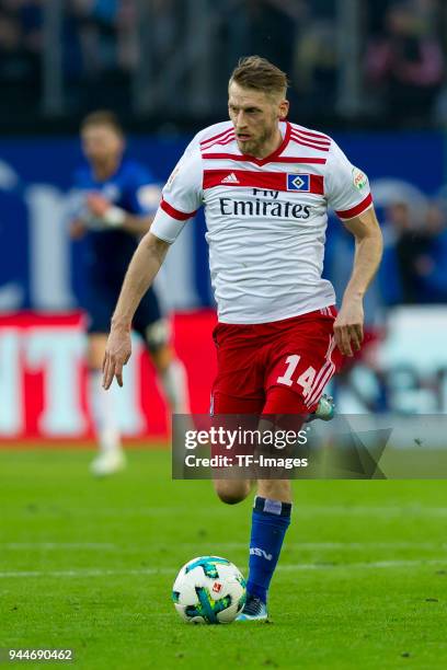 Aaron Hunt of Hamburg controls the ball during the Bundesliga match between Hamburger SV and FC Schalke 04 at Volksparkstadion on April 7, 2018 in...