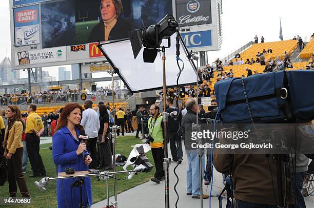 Reporter Rachel Nichols reports from the sideline before the start of a game between the Cincinnati Bengals and Pittsburgh Steelers at Heinz Field on...