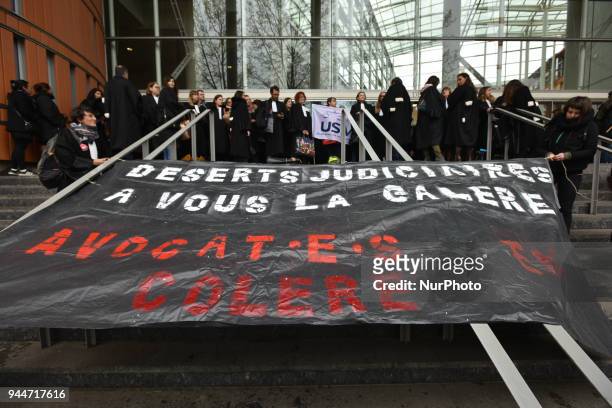 The banner reads 'Judiciary deserts, for you, the pain, Angry lawyers'. The French Bar Association, all lawyers' unions, all magistrates' unions...