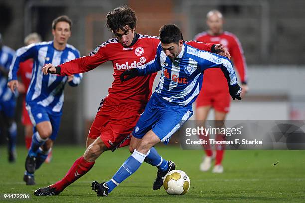 Tore Gersch of Lotte and Mirkan Aydin of Bochum battle for the ball during the Regionalliga match between VfL Bochum II and SF Lotte at the...