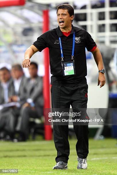 Head coach Sergio Farias of Pohang Steelers shouts during the FIFA Club World Cup semi-final match between Pohang Steelers and Estudiantes LP at the...