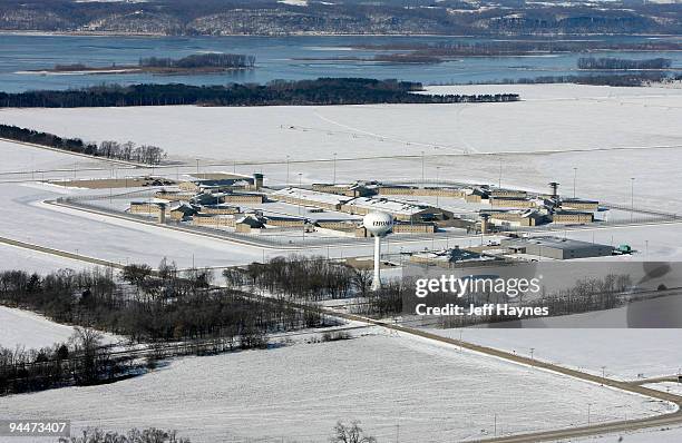 Thomson Il 97 Thomson Correctional Facility Stock Photos, High-Res Pictures, and ...