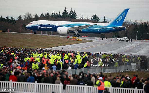 Boeing's long delayed new 787 Dreamliner prepares to take to the sky at Paine Field in Everett, Washington on December 15, 2009. Under dreary skies,...
