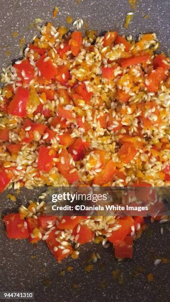 peppers risotto - arroz de grão curto imagens e fotografias de stock