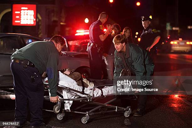 emergency services at scene of accident - drunk driving crash stock pictures, royalty-free photos & images