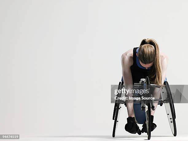female wheelchair athlete - wheel chair race stock pictures, royalty-free photos & images