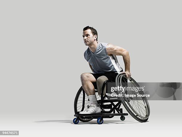 wheelchair basketball player - sportman 個照片及圖片檔