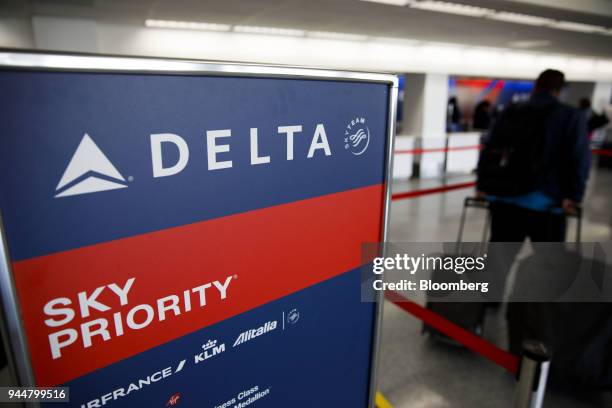 Priority Counter Stock-Fotos und Bilder - Getty Images
