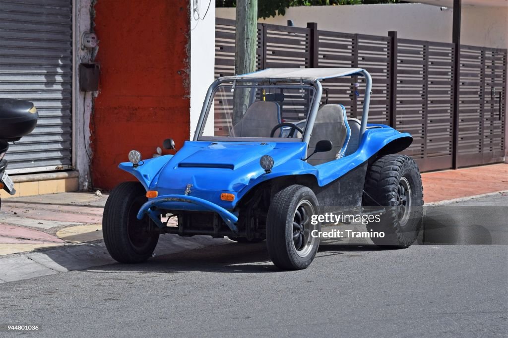 Strand buggy voertuig op straat