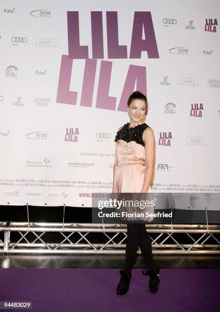 Actress Hannah Herzsprung attends the premiere of 'LILA LILA' at cinema Kulturbrauerei on December 15, 2009 in Berlin, Germany.