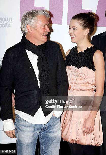 Actor Henry Huebchen and actress Hannah Herzsprung attend the premiere of 'LILA LILA' at cinema Kulturbrauerei on December 15, 2009 in Berlin,...