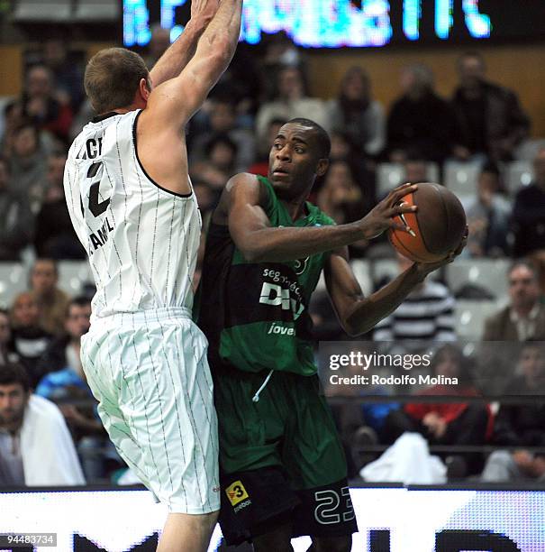 Christian Eyenga of DKV Joventut in action during the Eurocup Basketball Regular Season Game Day 4 between DKV Joventut vs Besiktas Cola Turka at...
