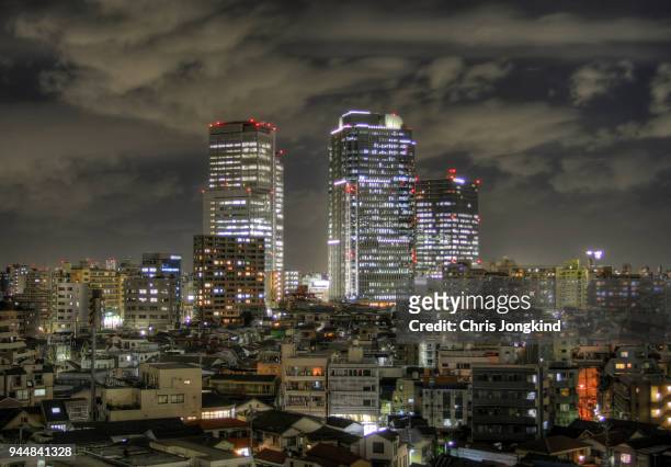 night cityscape around nakano-sakaue, tokyo - nakano ward stock-fotos und bilder