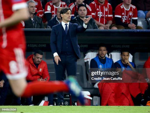 Coach of FC Sevilla Eduardo Berizzo during the UEFA Champions League Quarter Final second leg match between Bayern Muenchen and FC Sevilla at Allianz...