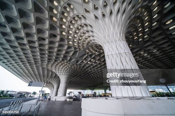 the architectural style of airport of mumbai - chhatrapati shivaji maharaj international airport stock pictures, royalty-free photos & images