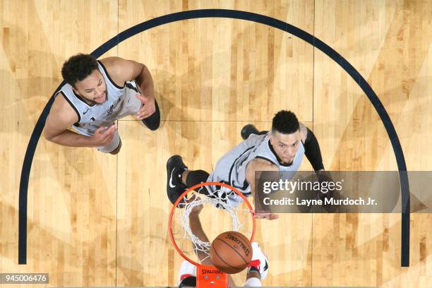 Danny Green of the San Antonio Spurs dunks against the New Orleans Pelicans on April 11, 2018 at Smoothie King Center in New Orleans, Louisiana. NOTE...