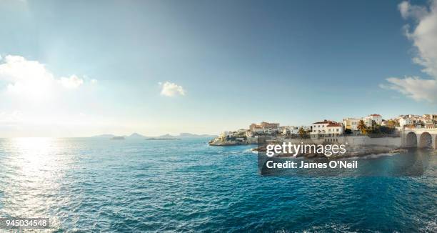 coastline of marseille, france - provenza alpes costa azul fotografías e imágenes de stock