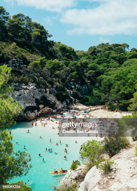 cala macarelleta - menorca fotografías e imágenes de stock