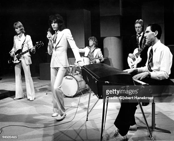 Sparks perform live on stage at Hilversum, Netherlands in 1974 L-R Martin Gordon Russell Mael, Norman "Dinky" Diamond Adrian Fisher Ron Mael