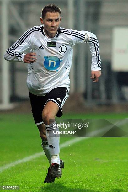 Legia's Artur Jedrzejczyk in action during a fooball match on November 21, 2009 in Gdansk. AFP PHOTO/LUDMILA MITREGA