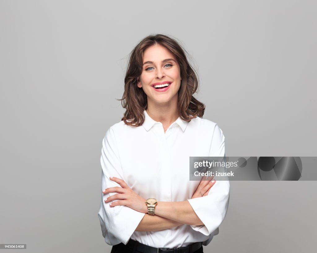 Portret van mooie jonge zakenvrouw