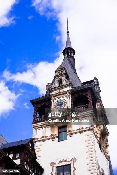 the peles castle, a neo-renaissance castle in the carpathian mountains, near sinaia, romania. it served as a royal summer retreat. - sinaia stock-fotos und bilder