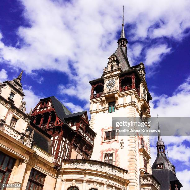 the peles castle, a neo-renaissance castle in the carpathian mountains, near sinaia, romania. it served as a royal summer retreat. - sinaia stockfoto's en -beelden