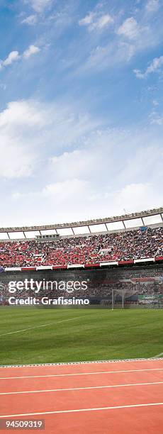 stadio di calcio completo - football bulge foto e immagini stock