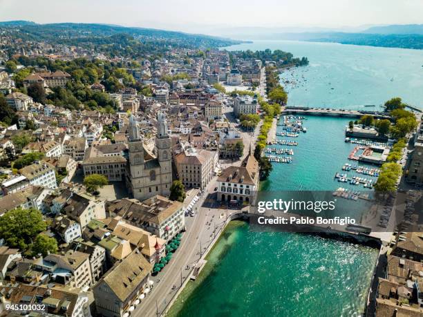 aerial view of grossmünster cathedral in zürich, switzerland - 蘇黎世 個照片及圖片檔