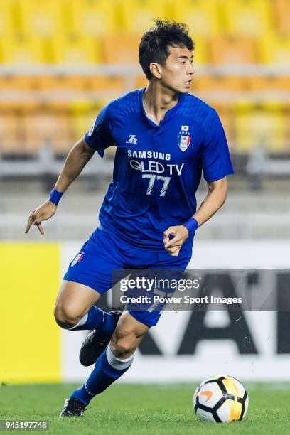 Cho Ji-Hun of Suwon Samsung Bluewings in action during the AFC Champions League 2018 Group H match between Suwon Samsung Bluewings vs Sydney FC at...