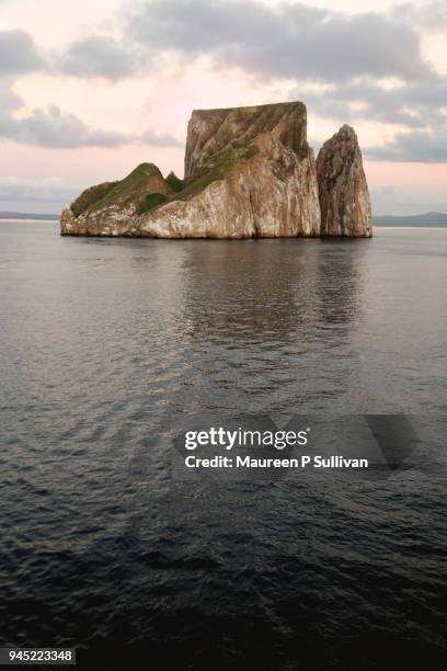 leon dormido at sunset - kicker rock stock pictures, royalty-free photos & images