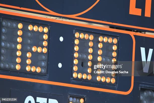 close-up of a digital clock on a large score board - digital countdown stock-fotos und bilder