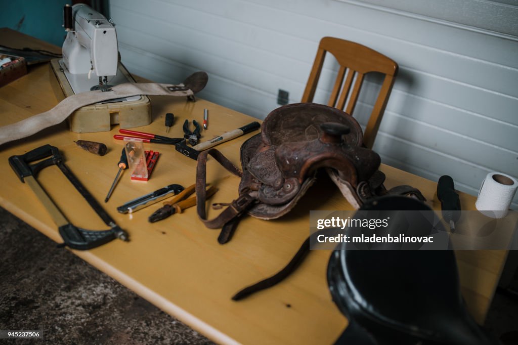 Restoration of horse saddles