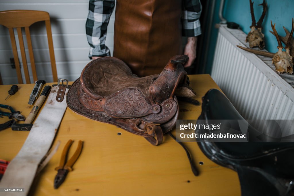 Restoration of horse saddles