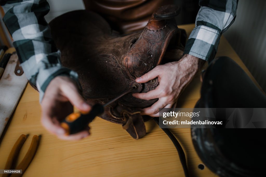 Restoration of horse saddles