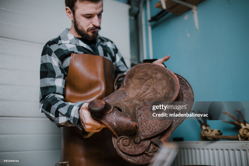 Restoration of horse saddles