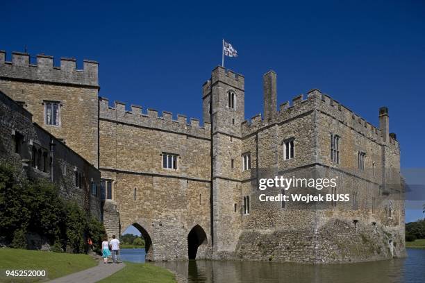 LEEDS CASTLE,13TH-CENTURY,ROMAN STYLE,VICTORIAN PASTICHE,RESTORED IN 1821 BY FIENNES WYKEHAM-MARTIN,KENT,GREAT BRITAIN,UNITED KINGDOM.