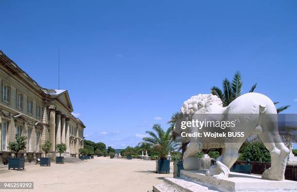 Reconstruit par Ange-Jacques Gabriel ? partir de 1751 sur l'ordre de Louis XV, achev? sous Louis XVI, le palais de Compi?gne est un chef-d-oeuvre de...