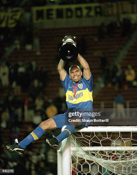 Mauricio Serna of Boca Juniors celebrates victory over Real Madrid after the Toyota Intercontinental Cup in the National Stadiu,Tokyo,Japan.Boca...