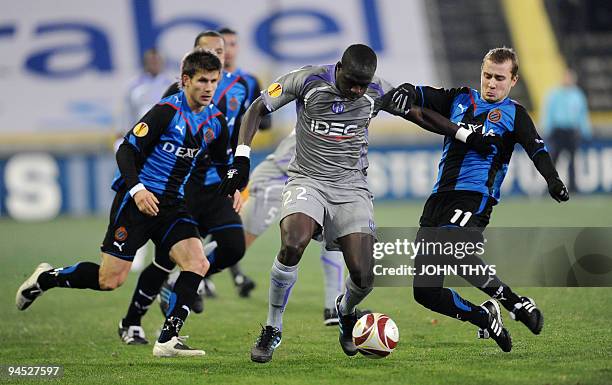 Toulouse's Moussa Sissoko vies with Brugge's Jonathan Blondel during the UEFA Europa League group J football match Brugge vs Toulouse in Bruges on...