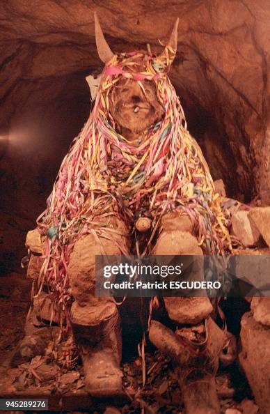 LE TIO DE LA MINE DE CANDELARIA SUR LE CERRO RICO, BOLIVIE LE TIO DE LA MINE DE CANDELARIA SUR LE CERRO RICO, BOLIVIE