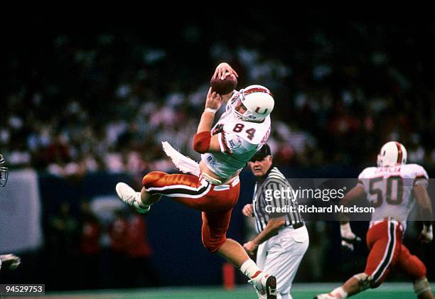 Sugar Bowl: Miami Rob Chudzinski in action, catch vs Alabama. New Orleans, LA 1/1/1990 CREDIT: Richard Mackson