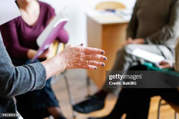 adult language learning - french language stock pictures, royalty-free photos & images