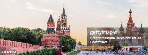 red square - st basil's cathedral stock pictures, royalty-free photos & images