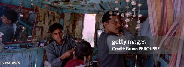 Grand Trunk Road est le nom anglais de la grande route transcontinentale qui traverse l'Inde d'Est en Ouest. Elle relie Amritsar au Penjab ?...