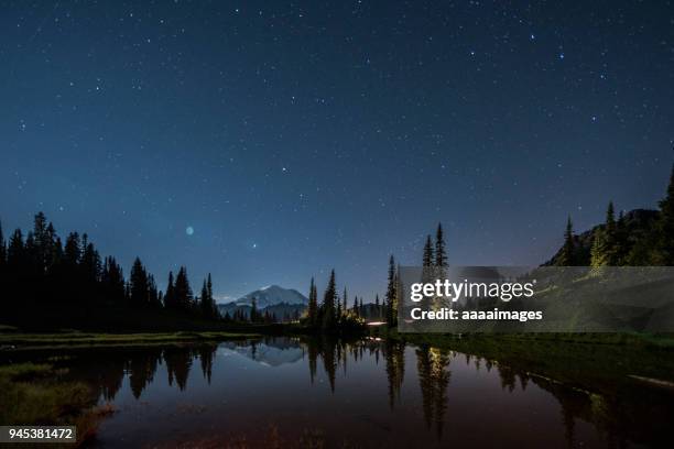 milky way over mt rainier - seattle landscape stock pictures, royalty-free photos & images