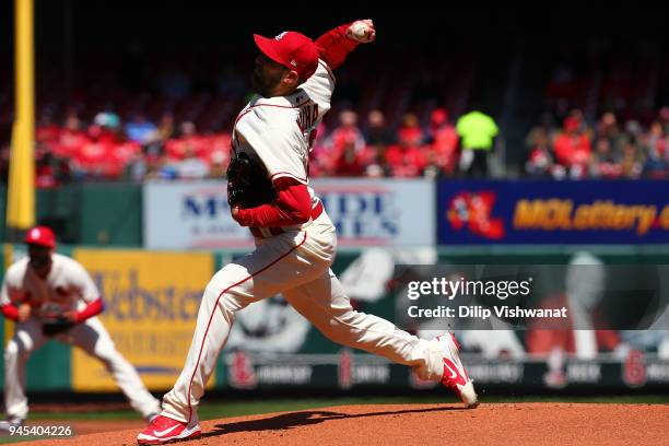 Michael Wacha of the St. Louis Cardinals delivers a pitch against the Arizona Diamondbacks at Busch Stadium on April 7, 2018 in St. Louis, Missouri....